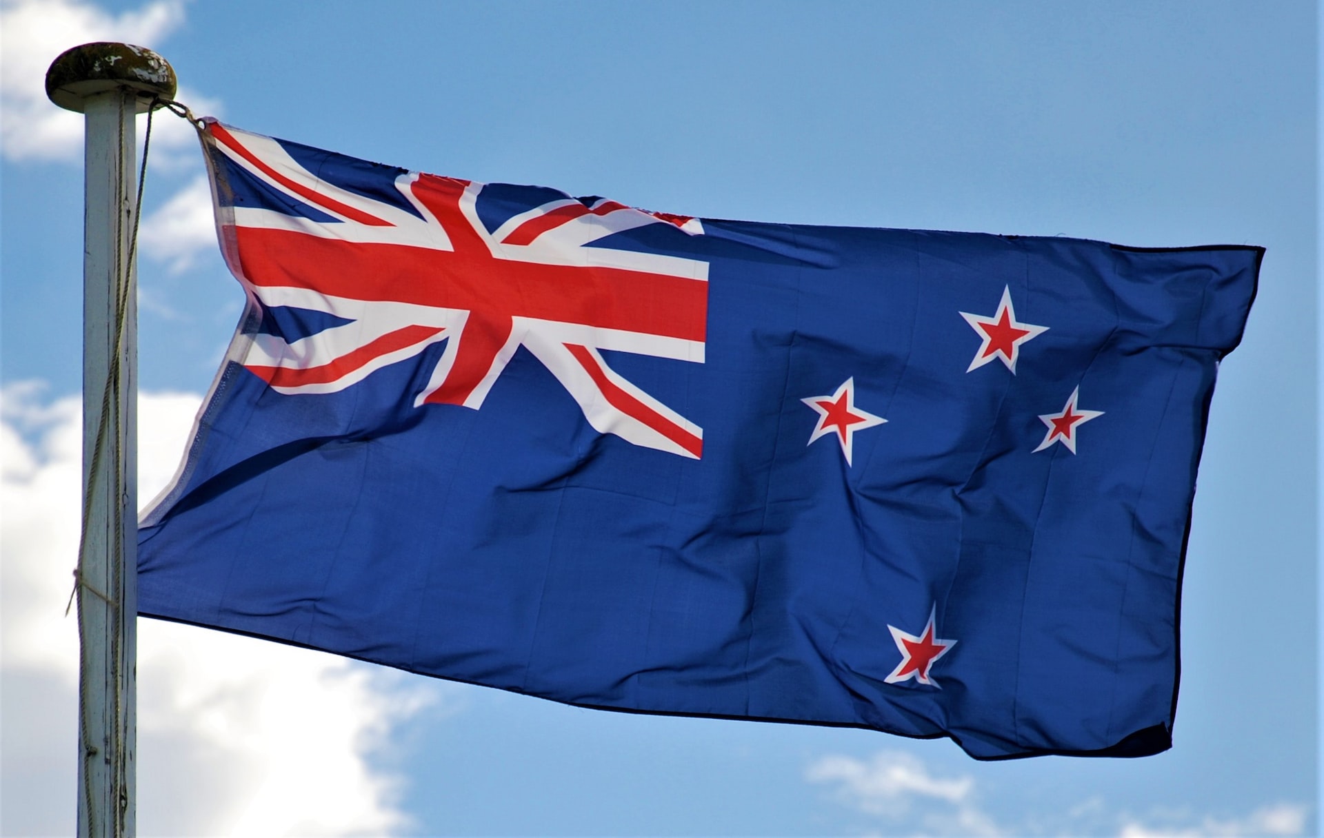 NZ_flag_kerin-gedge-yzIpBt-1t5g-unsplash