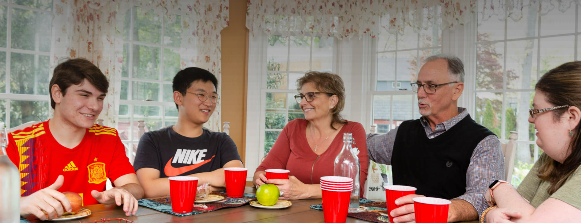 聖安東尼高中(Saint Anthony's High School)_寄宿家庭