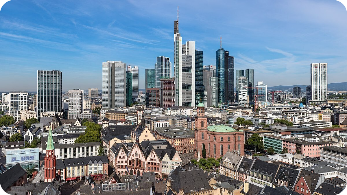Frankfurter_Altstadt_mit_Skyline_2019_100MP-1-1-modified